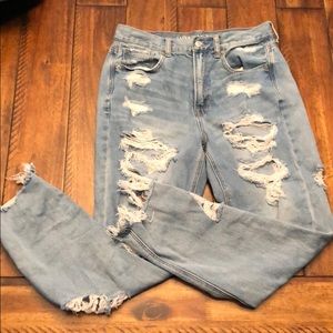 American Eagle Ripped Jeans, size 6